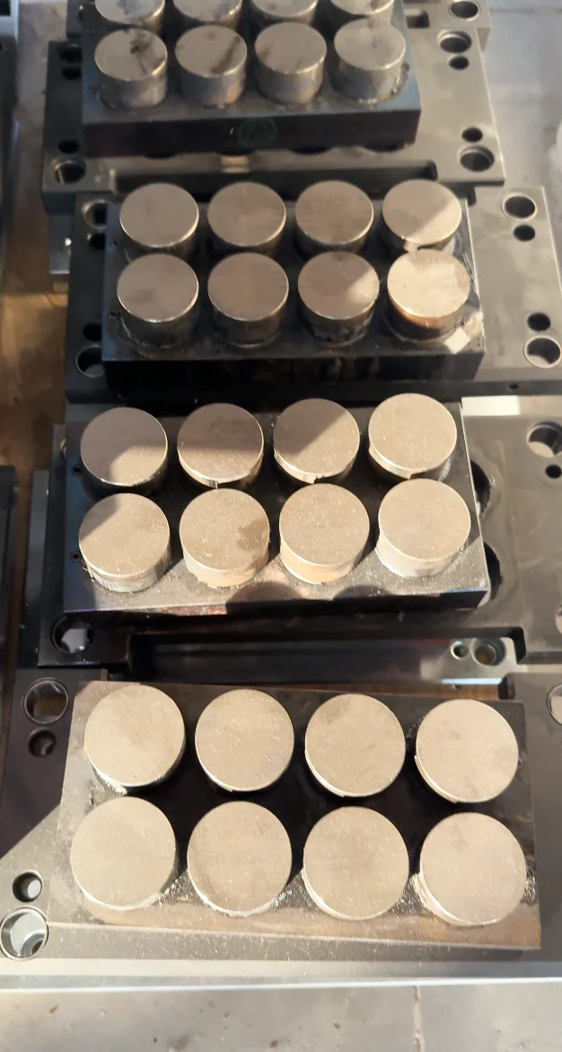 Round popped grain samples